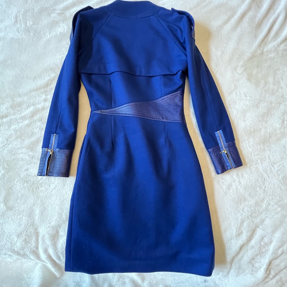 Gorgeous Sapphire Blue Designer Coat with Gold Lining - Picture 3 of 15